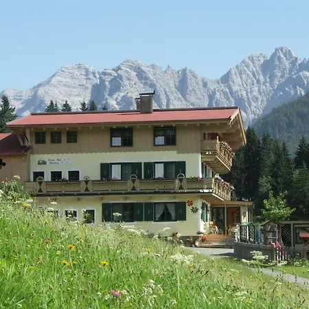 Obertenn Country house *